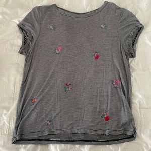 black & white striped w/ flowers American Eagle t-shirt